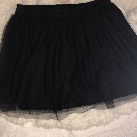 H&M Dresses & Skirts - DIVIDED  H&M skirt